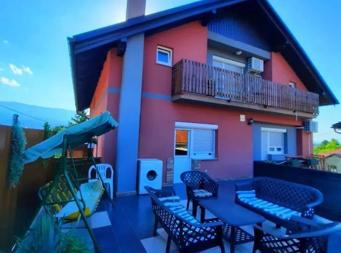 Red Villa
